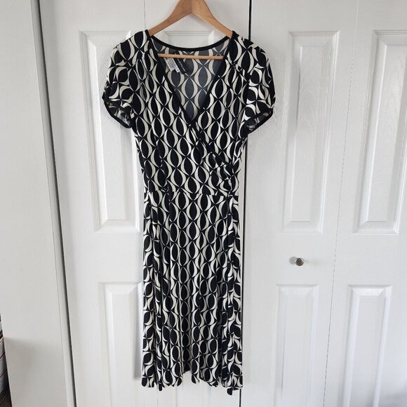 Donna Morgan V-Neck Mock Wrap Short Sleeve Dress - Picture 1 of 10